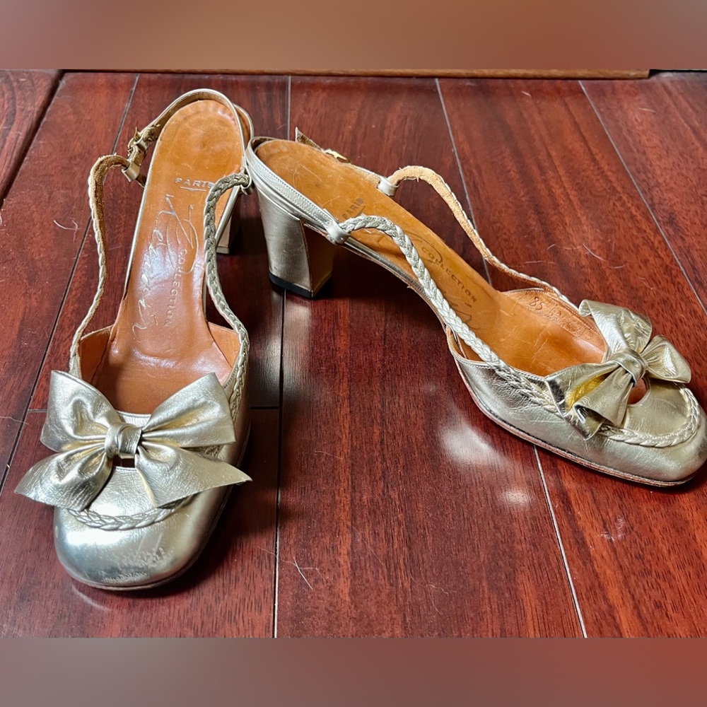Vintage gold metallic bow heels shoes US7/7.5